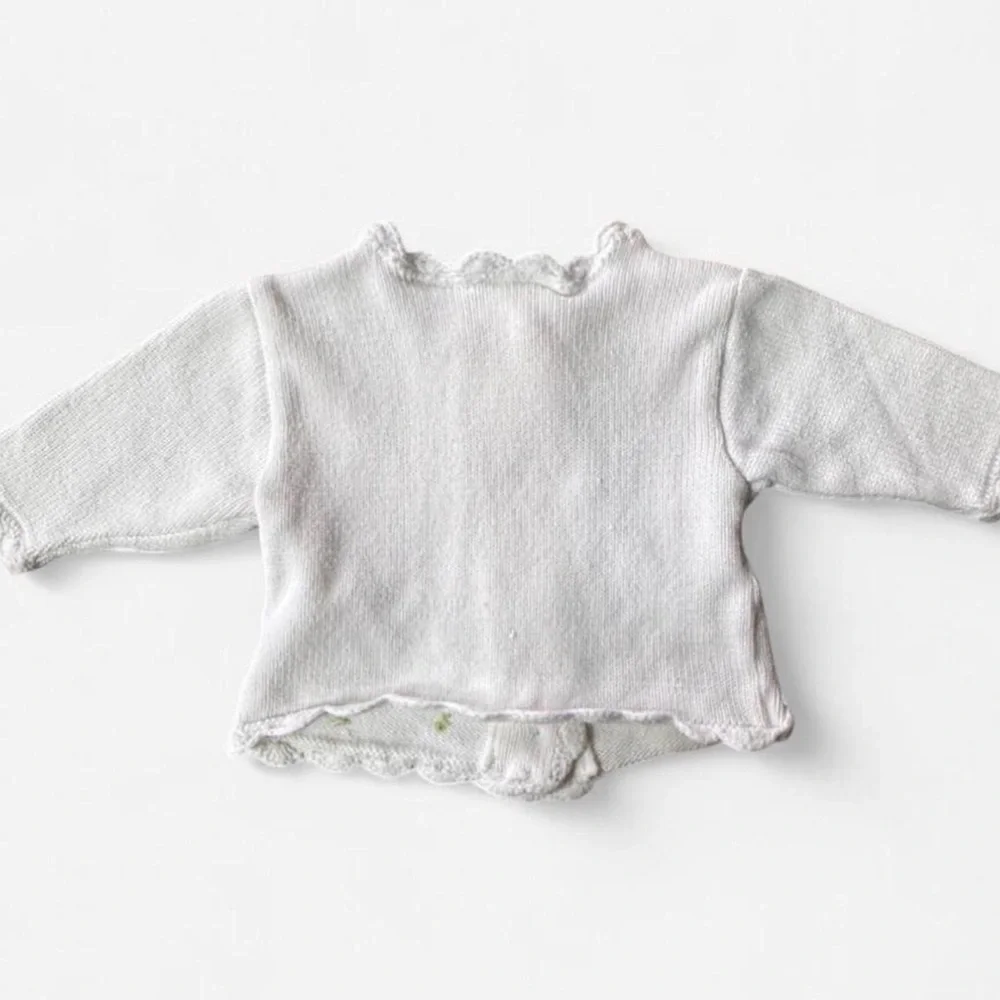 Vintage Celebrity Kids Baby Girl White Knit Cardigan Floral Embroidered 3 months - Picture 2 of 7